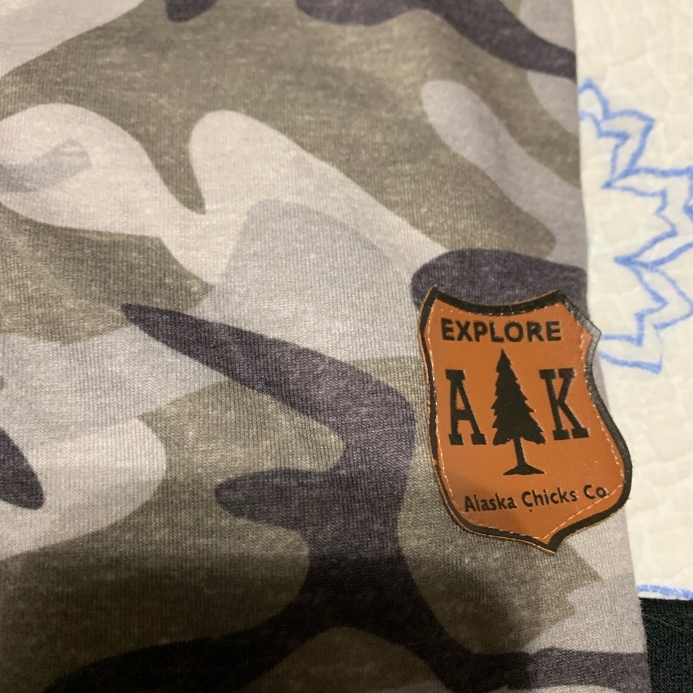 Alaska Chicks Pullover - lightweight